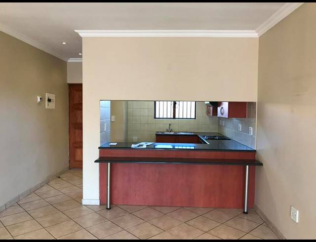 2 BEDROOM TOWNHOUSE FOR SALE IN KENLEAF